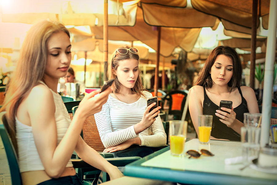 Early 20s Women vs. Late 20s Women What's the Difference? Girls Chase