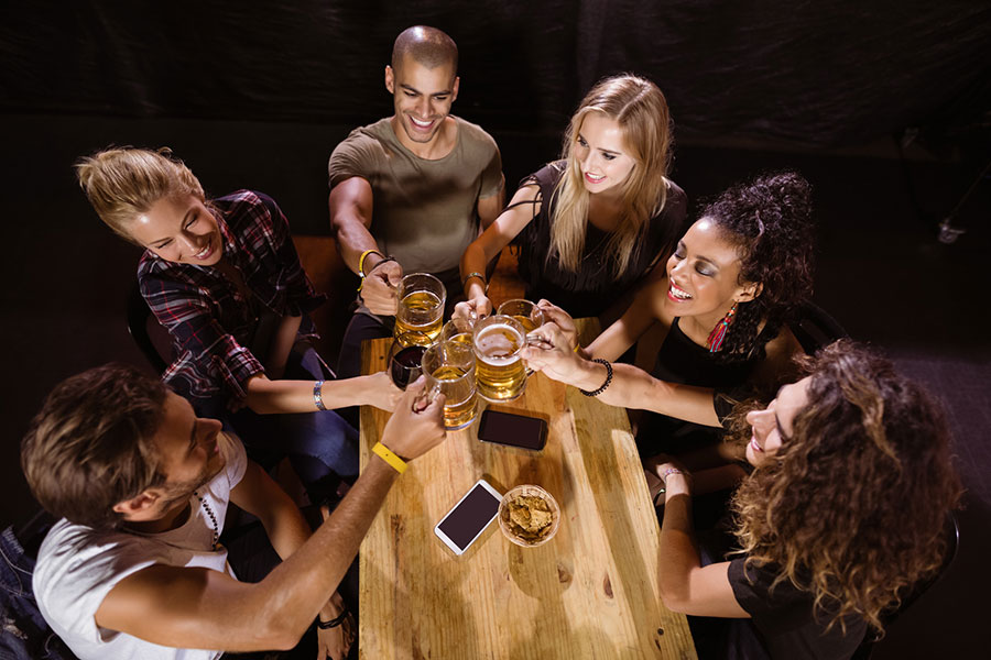 How to Use Tables at Clubs to Get Laid Girls Chase
