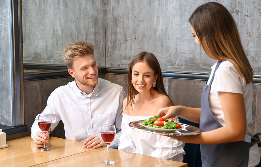 4 Ways to Pick Up a Waitress Girls Chase