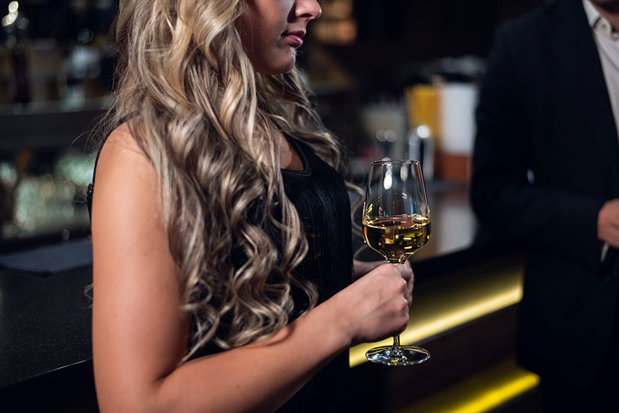High End Venues Vs Meet Markets Girls Chase high-end-venues-vs-meet-markets-girls-chase