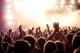 meet girls at concerts