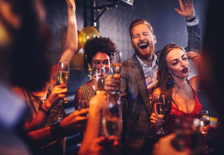 how to use social proof to get laid