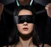 pickup and seduction gambit: blindfold