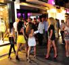 pick up girls in high-end venues